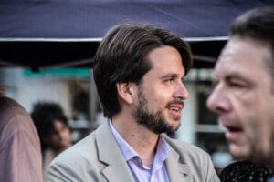 Campaign Closing Meeting in Montrouge idir hakim photographe paris