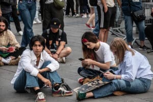 LFI Activists at Place de la République idir hakim photographe paris