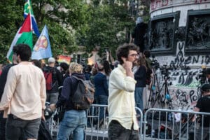 LFI Activists at Place de la République idir hakim photographe paris