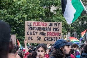 LFI Activists at Place de la République idir hakim photographe paris