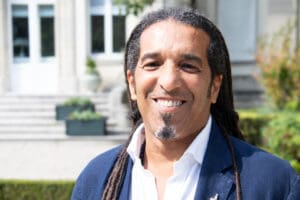 Steevy Gustave photographed at the French National Assembly on J idir hakim photographe paris