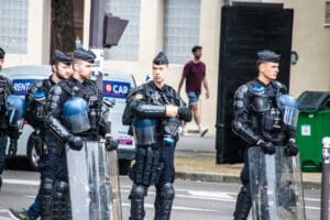 CRS Police Encircling Protest idir hakim photographe paris
